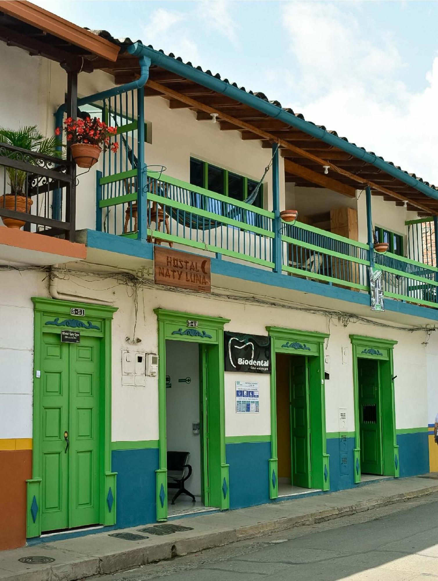 Hostal Naty Luna Jardín Exterior foto